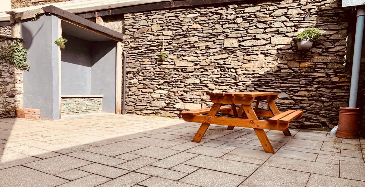 Woodland Cottage - Private Courtyard - Pet Friendly Retreat In The Heart Of Windermere Exterior photo