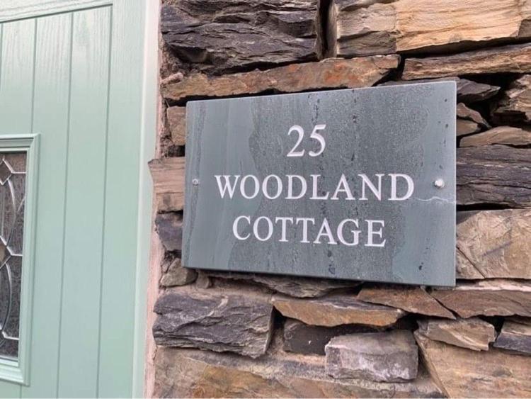 Woodland Cottage - Private Courtyard - Pet Friendly Retreat In The Heart Of Windermere Exterior photo